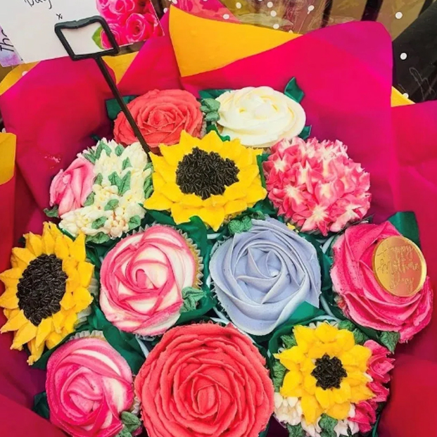 12 Flower Bouquet